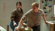 Tim and Olivia are staying together in panic in Brick | Image via Netflix